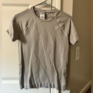 Women’s gymshark top